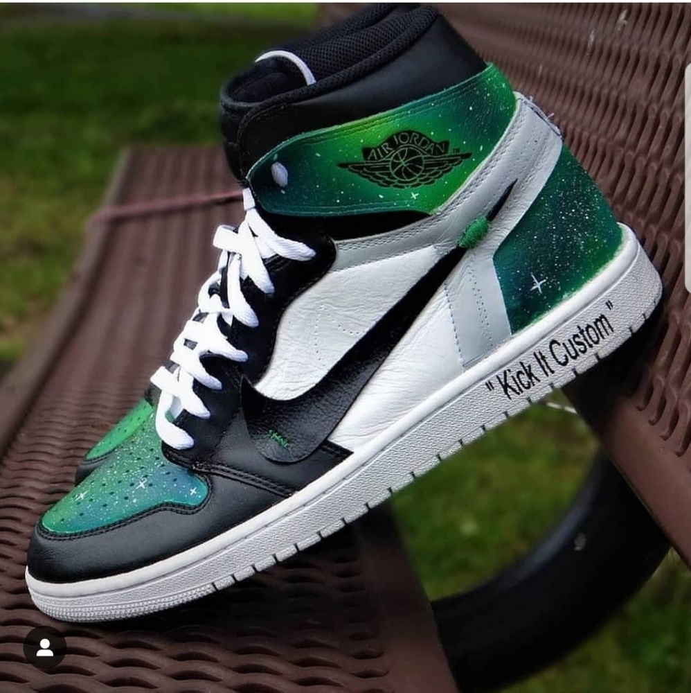 CUSTOMIZE YOUR SHOES